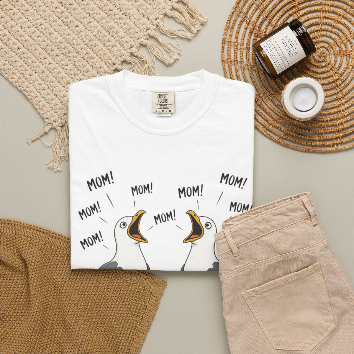 Seagull 'Mom!' Graphic T-Shirt