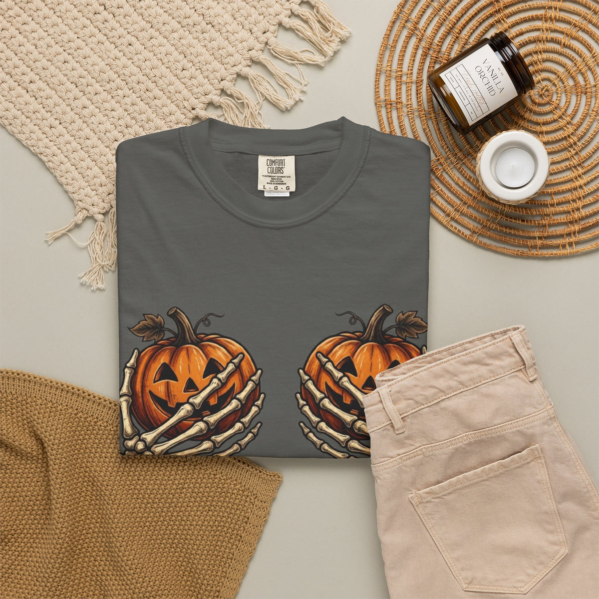 Pumpkin Heart Tee Skeleton Hands Holding Jack o Lanterns Halloween T Shirt