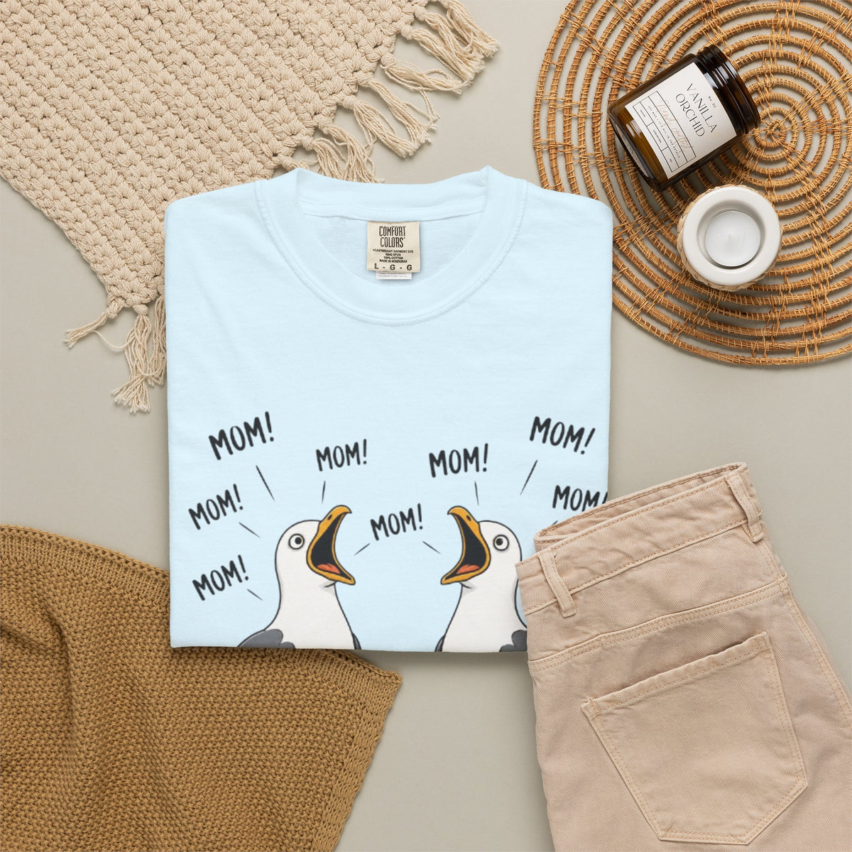 Seagull 'Mom!' Graphic T-Shirt