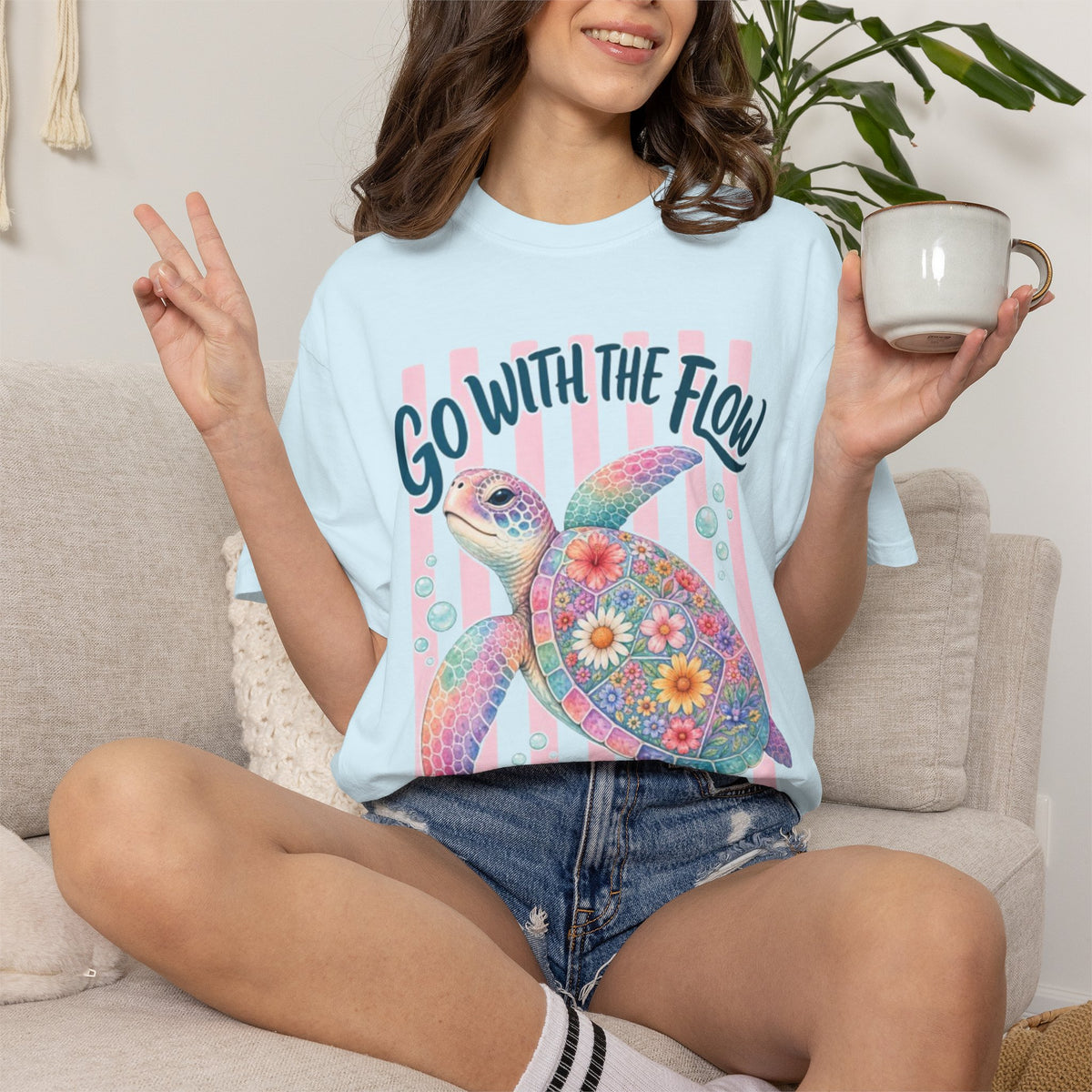 T-Shirt Go With The Flow Floral Sea Turtle Graphic Tee