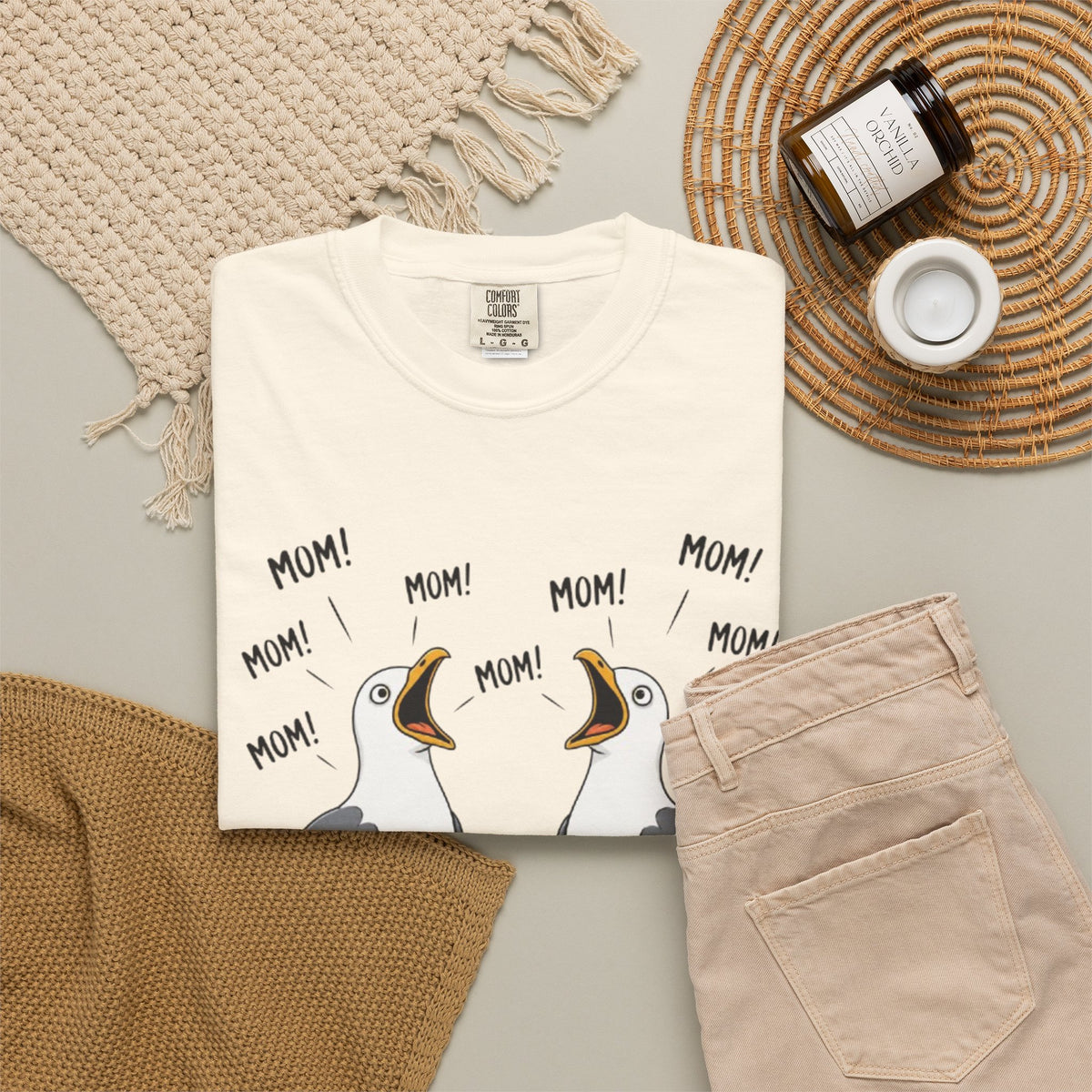Seagull 'Mom!' Graphic T-Shirt