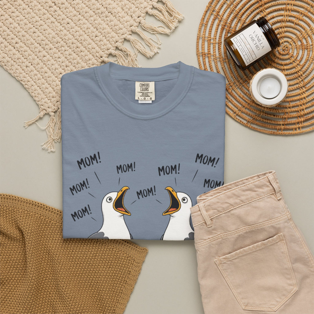 Seagull 'Mom!' Graphic T-Shirt