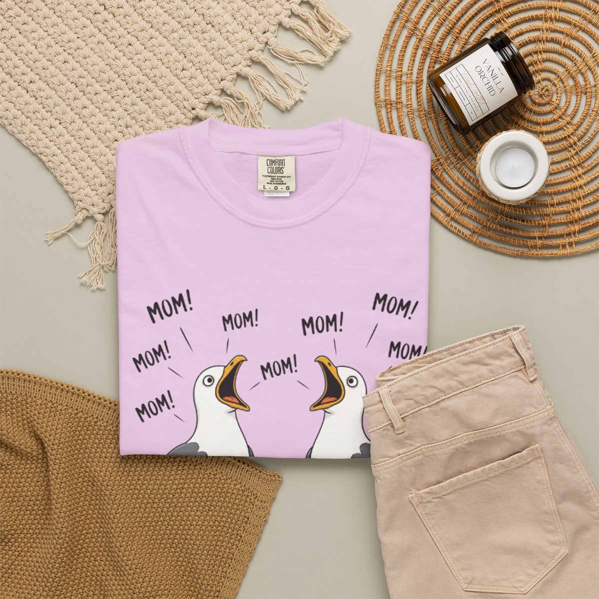 Seagull 'Mom!' Graphic T-Shirt