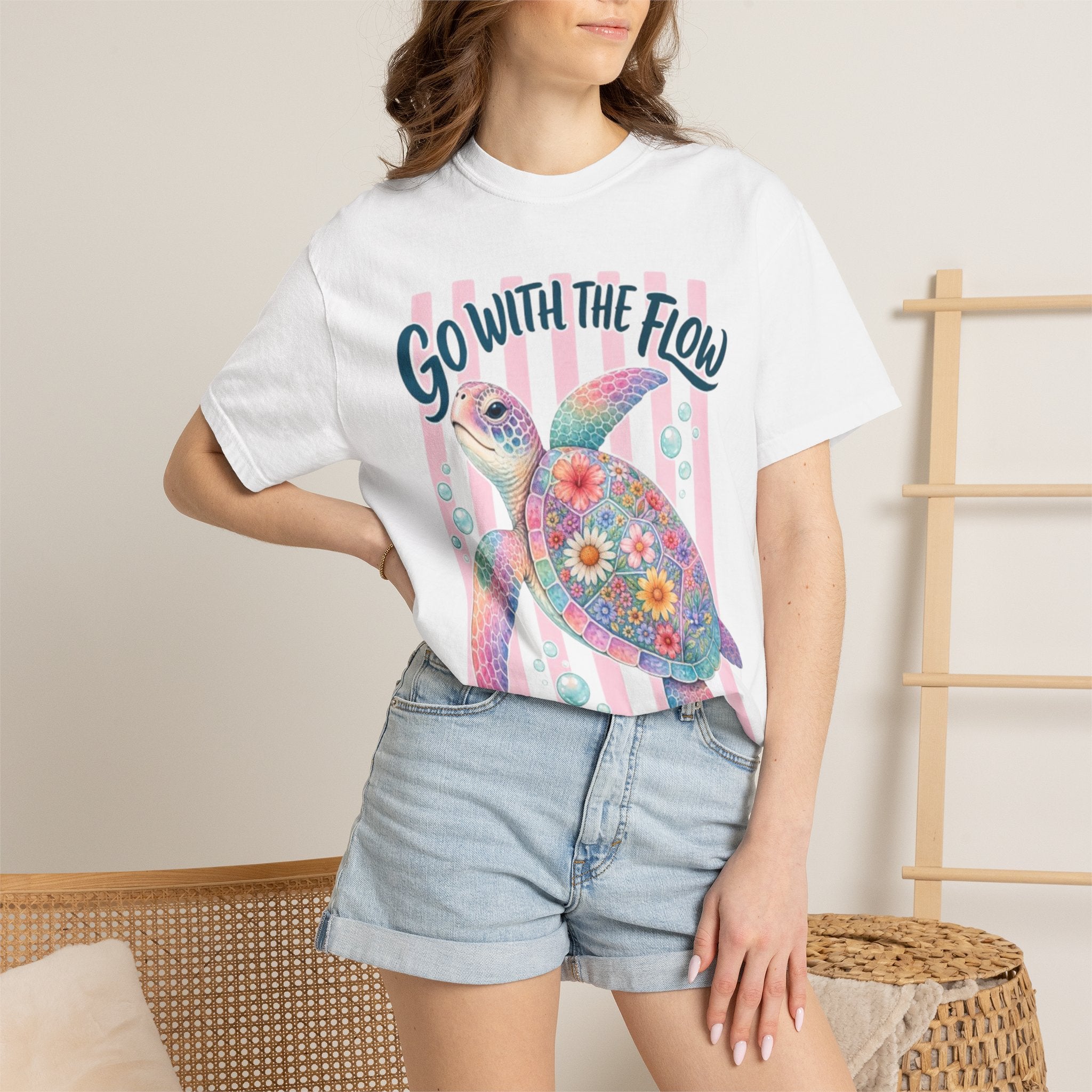 T-Shirt Go With The Flow Floral Sea Turtle Graphic Tee