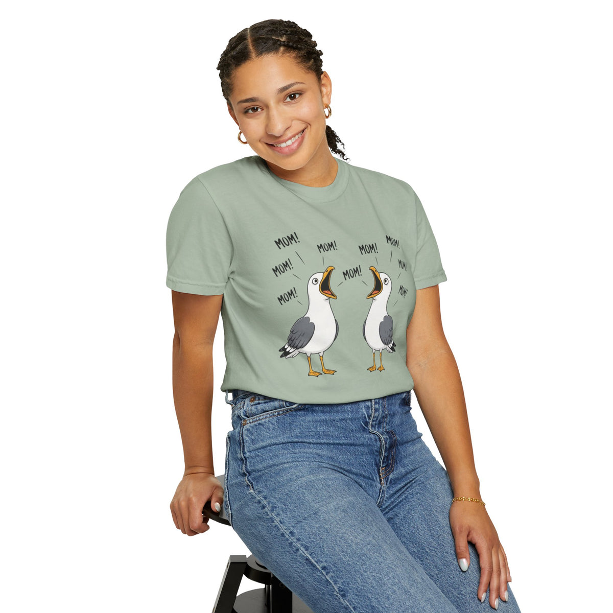 Seagull 'Mom!' Graphic T-Shirt