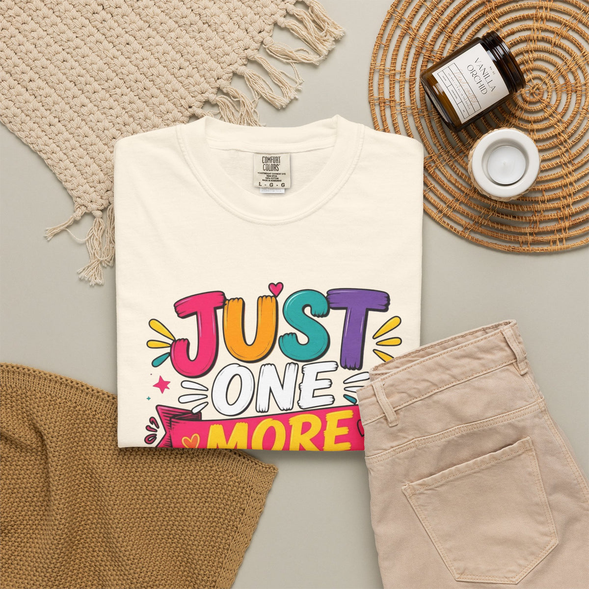T-Shirt  Just One More Chapter Book Lover Graphic Tee