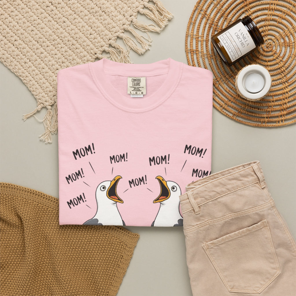 Seagull 'Mom!' Graphic T-Shirt