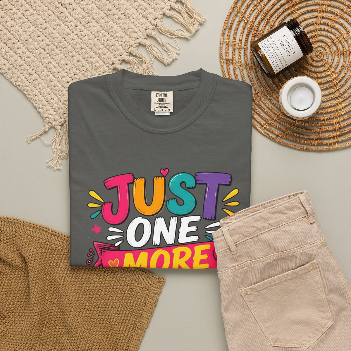 T-Shirt  Just One More Chapter Book Lover Graphic Tee