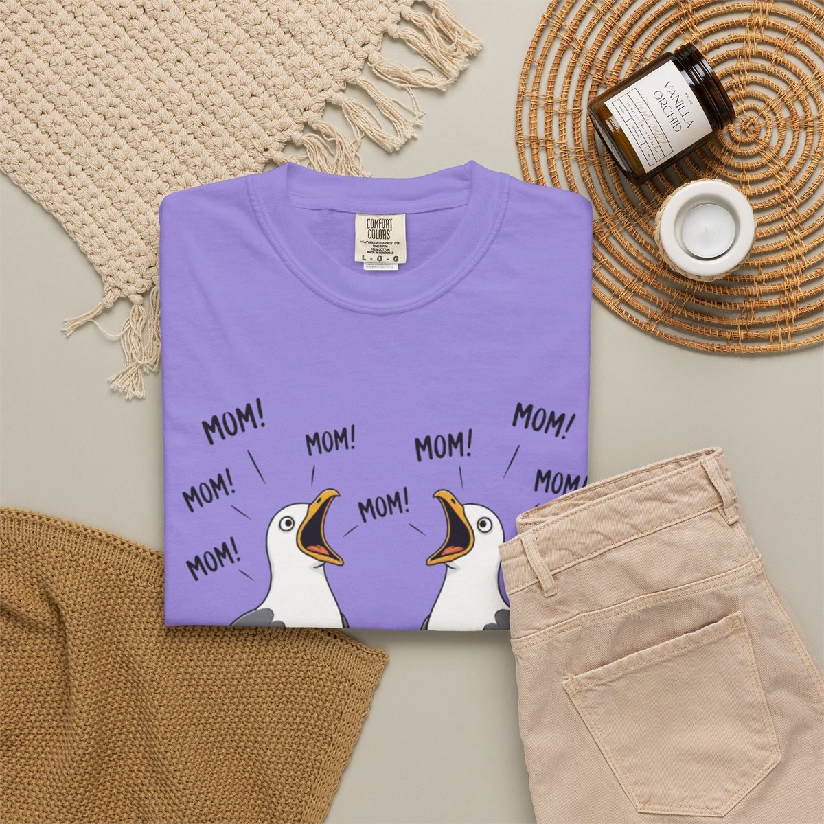 Seagull 'Mom!' Graphic T-Shirt