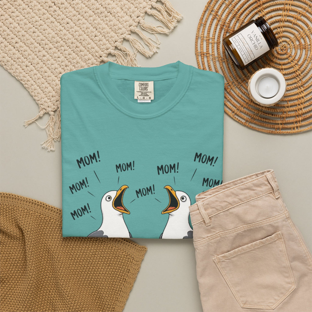 Seagull 'Mom!' Graphic T-Shirt