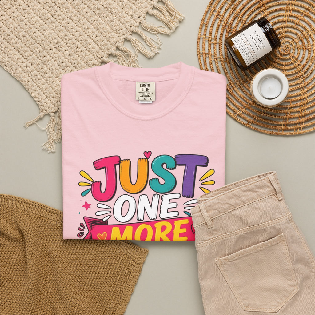 T-Shirt  Just One More Chapter Book Lover Graphic Tee