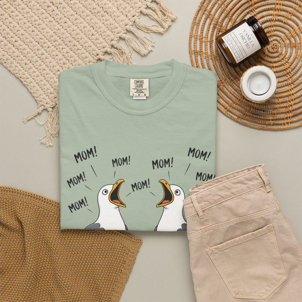 Seagull 'Mom!' Graphic T-Shirt