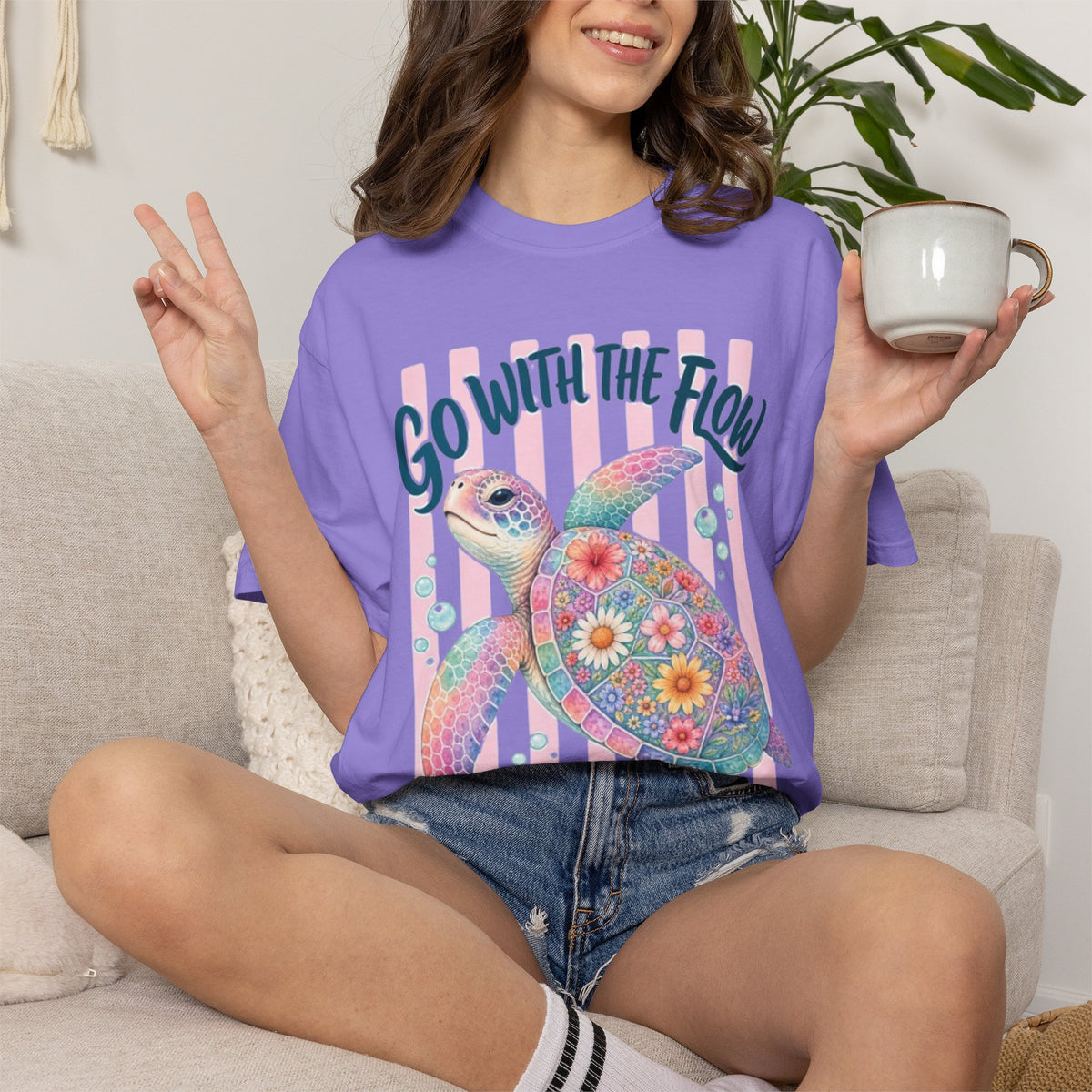 T-Shirt Go With The Flow Floral Sea Turtle Graphic Tee